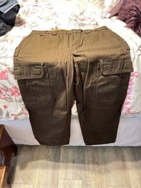 Duluth Trading Co Brown Men's Cargo Pants - Heavy-Duty Workwear
